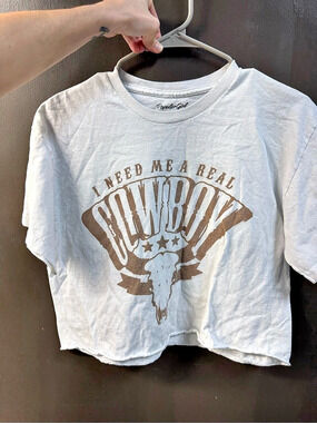 100% cotton Popular Girl Graphic Cropped Tee in White & Brown Size Medium